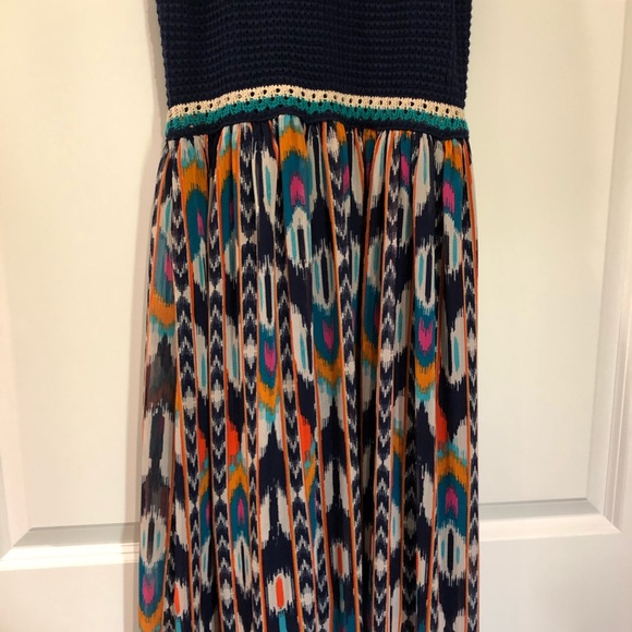 Crochet Top / Colorful Arrow Printed Maxi Dress - Picture 6 of 8